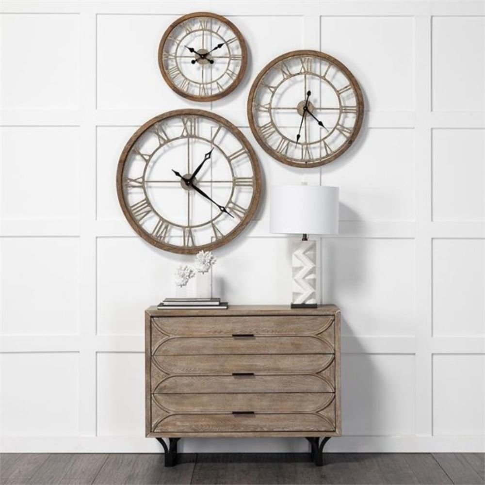 32" Circle Brown Metal Skeleton Wall Clock. Wall clock in brown metal.