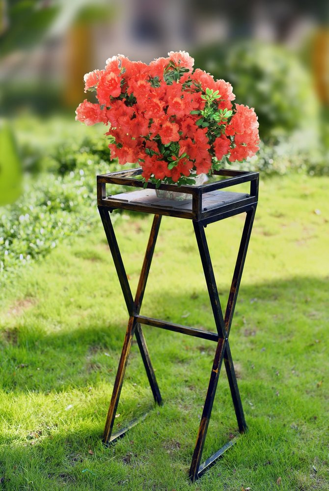 36" Black And Gold Metal Garden Accents Accessories. Outdoor accessories-decor-garden-game in gold metal.