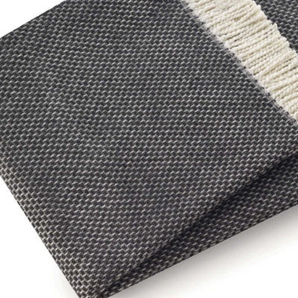 Soft Dark Gray Links Pattern Throw Blanket close-up detail