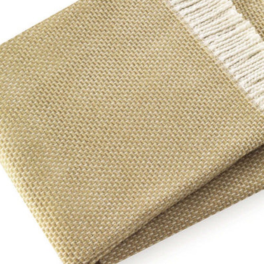 Soft Yellow Stone Links Pattern Throw Blanket close-up detail