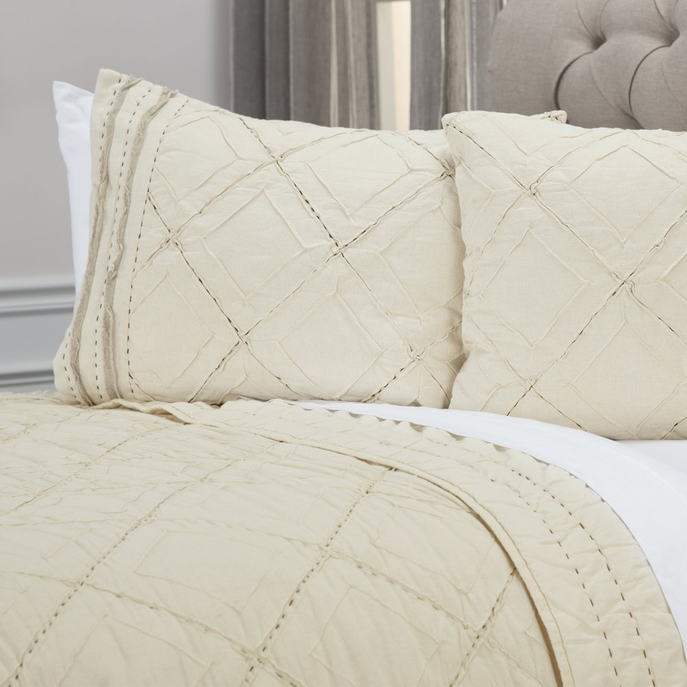 Ivory Geometric King Kantha Stitch Quilt With Shams close-up detail