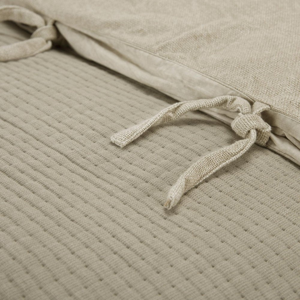 Natural Checkered Queen Quilt close-up detail