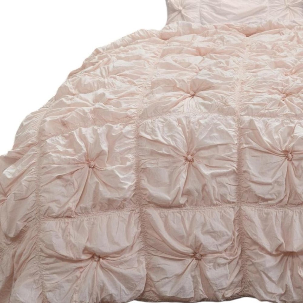 Pink Queen Cotton Blend Washable Polyester Down Alternative Comforter Set close-up detail