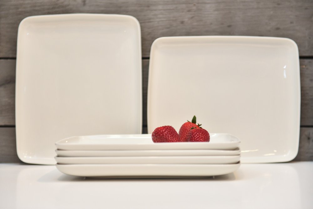 White Six Piece Rectangle Porcelain Service For Six Dinner Plate Set in a home interior