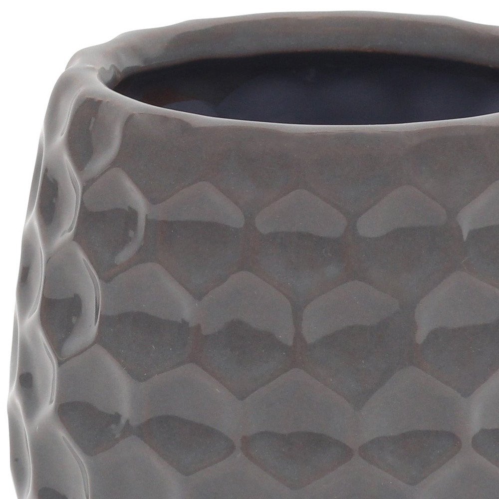 Gray Ceramic 15 Ounce Round Distressed Pot Planter close-up detail