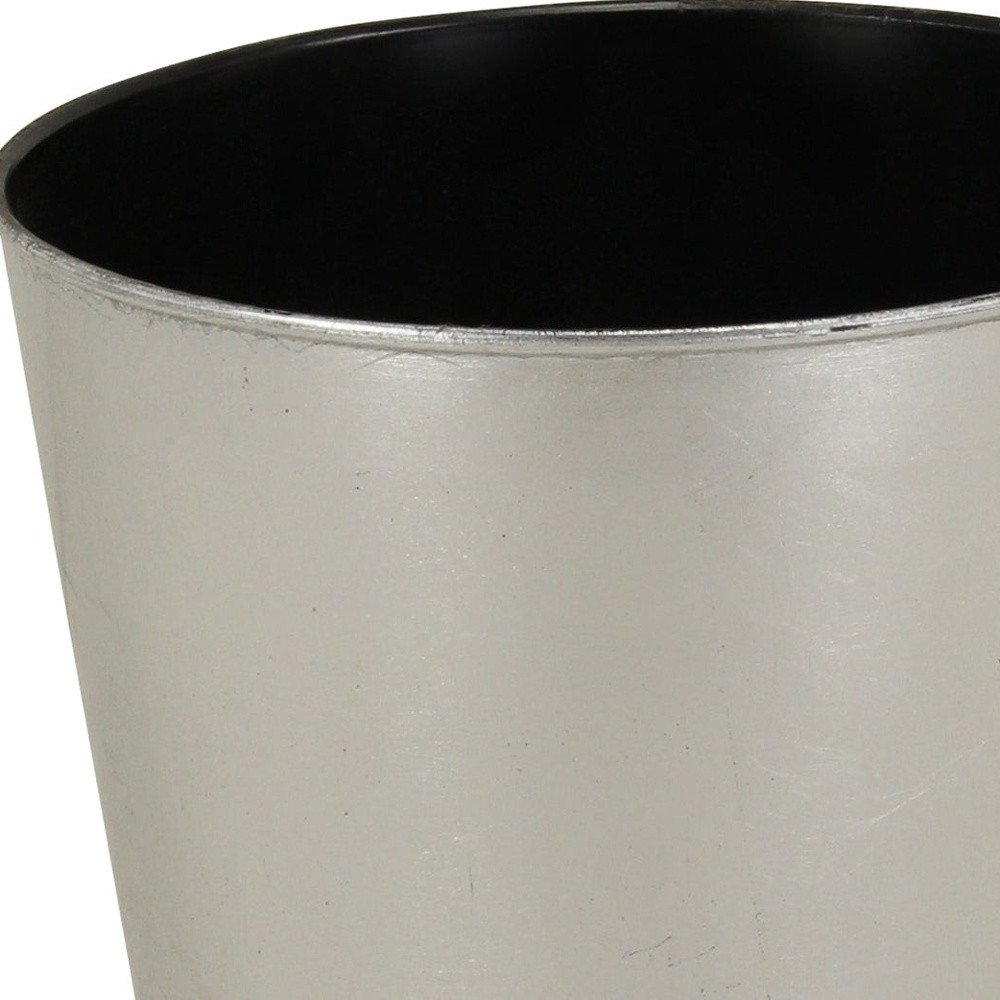 9" Silver Recycled Plastic Indoor Outdoor Round Pot Planter close-up detail