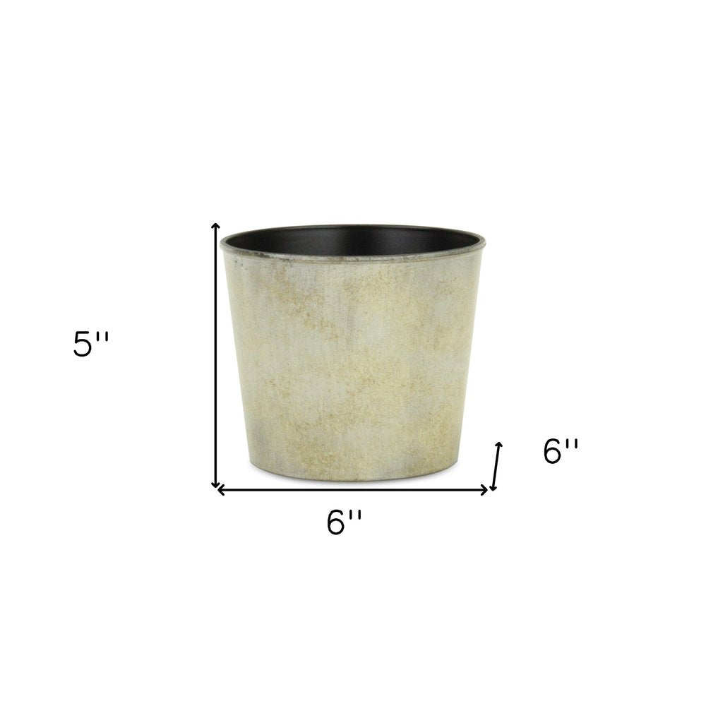 6" Gray Recycled Plastic Indoor Outdoor Round Pot Planter. Outdoor planter isolated on a plain white background, finished in gray plastic.