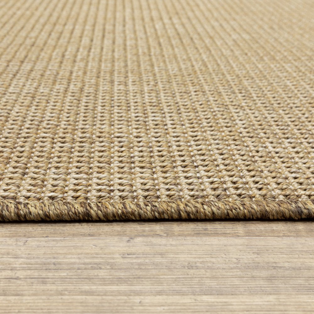9' X 13' Beige Stain Resistant Indoor Outdoor Area Rug - 0.16" H x 101.97" W x 155.91" D