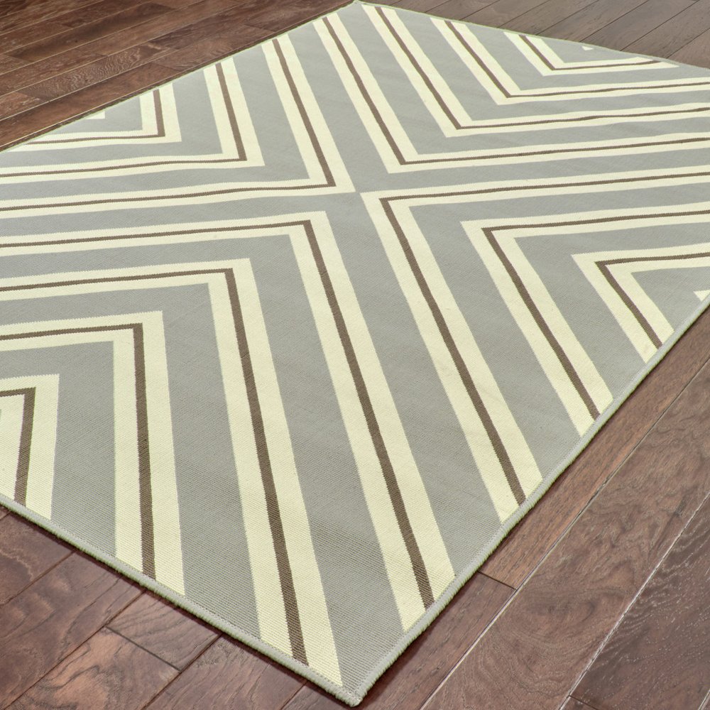 9' X 13' Gray and Ivory Geometric Stain Resistant Indoor Outdoor Area Rug - 0.16" H x 101.97" W x 155.91" D