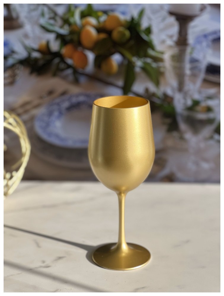 Set of Four Gold Acrylic Stemmed All Purpose Wine Glasses close-up detail