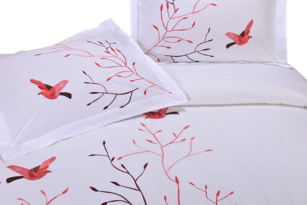White And Red Queen Cotton Washable Duvet Cover Set With Two Shams
