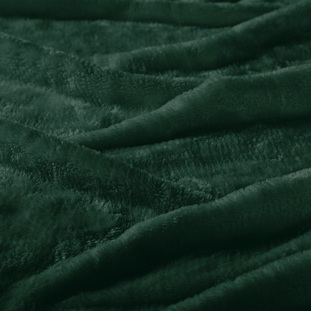 Twin Jungle Green Fleece Knitted Plush Blanket close-up detail