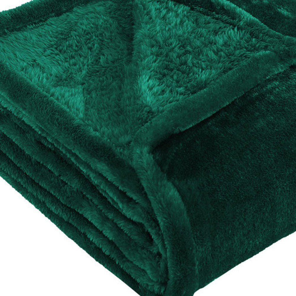Twin Jungle Green Fleece Knitted Plush Blanket close-up detail