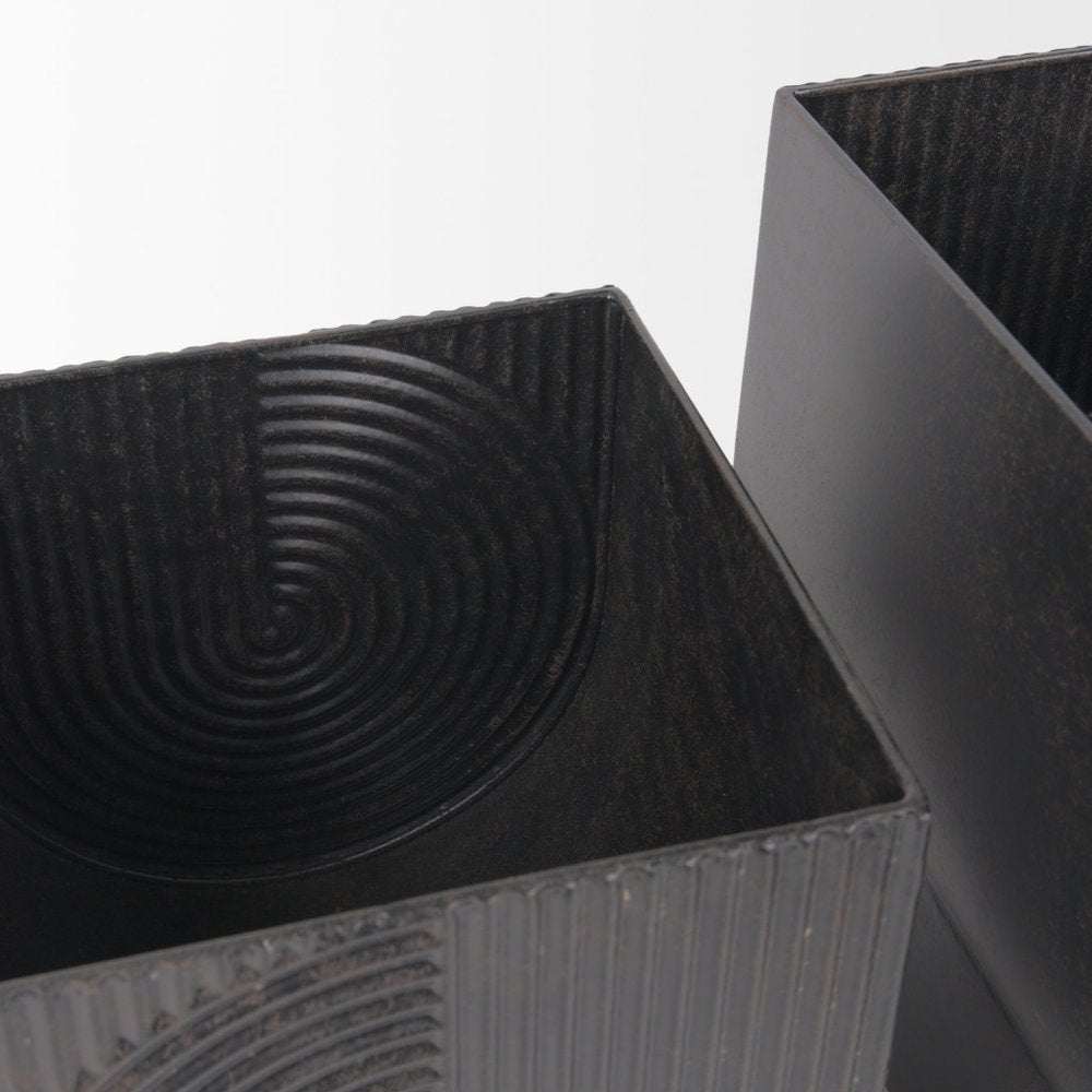 Set of Two Black Metal 20 Ounce Pot Planters