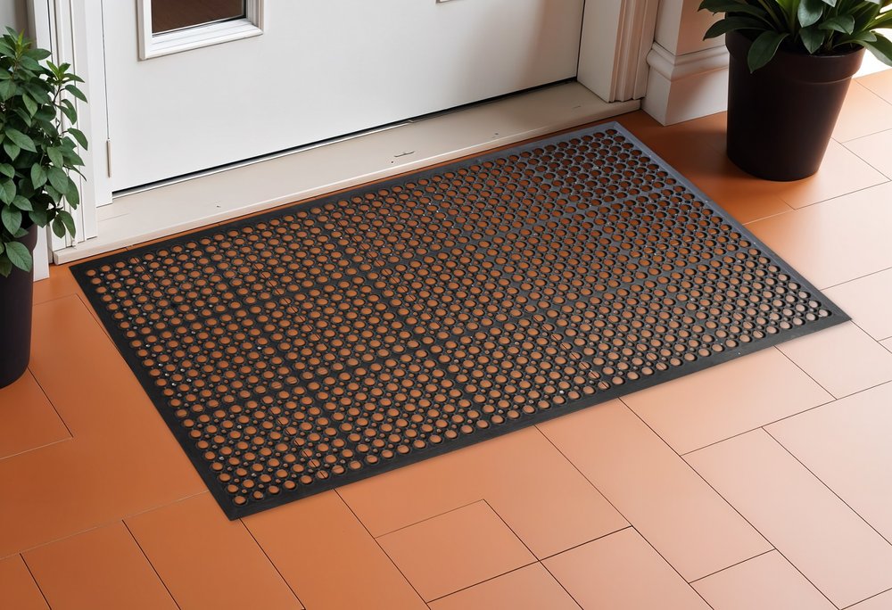 36" X 36" Black Geo Circles Outdoor Rubber Door Mat. Doormat in black.