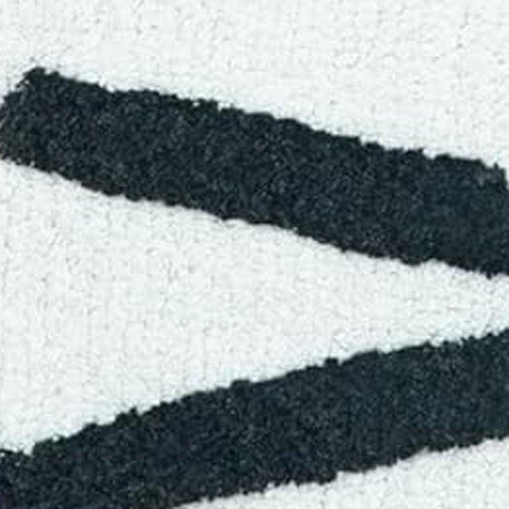 32" Black And White Cotton Cat Shaped Youthful Bath Rug. Bath rug isolated on a plain white background, in a black cotton finish.