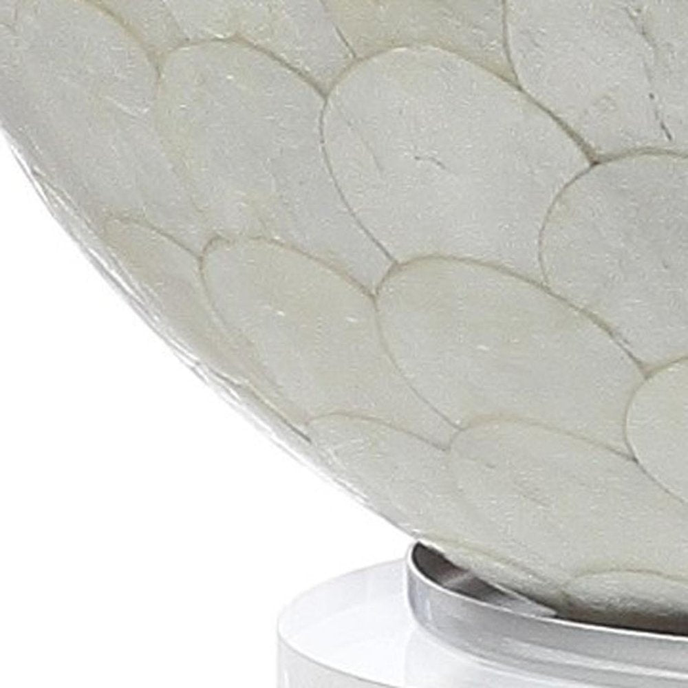 24" Clear Globe Lamp Base With Drum Shade. Lamp in clear.