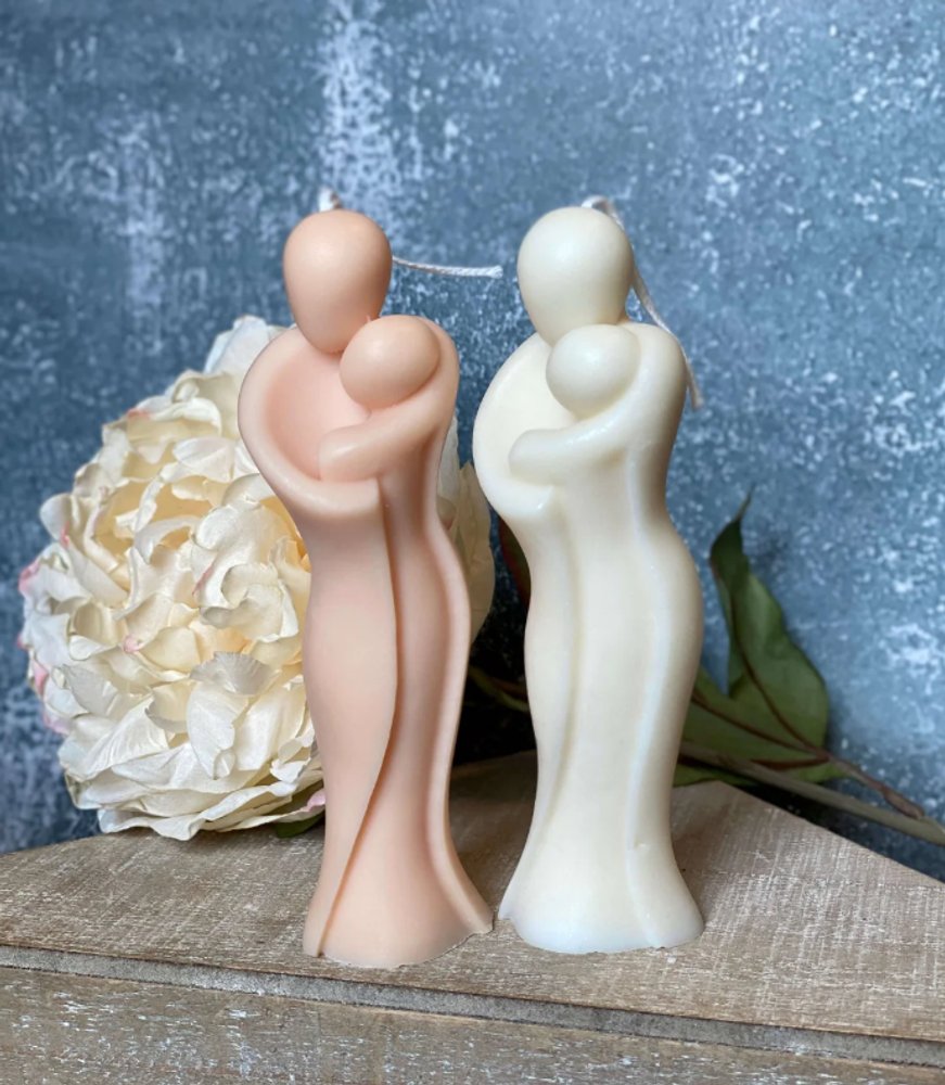 2" White Creamy Vanilla Scented Mother And Child Dimensional Candle