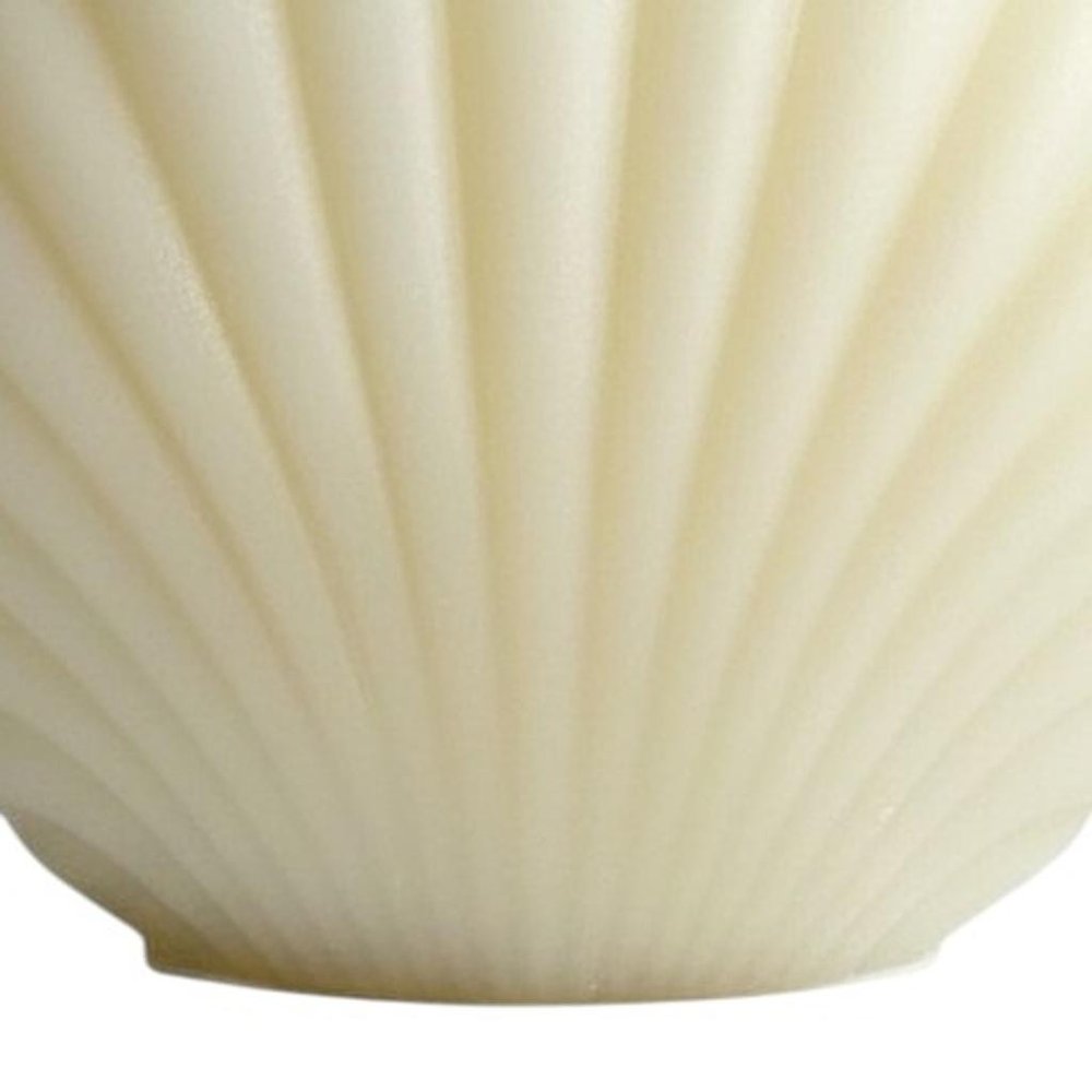 4" Ivory Unscented Dimensional Seashell Candle
