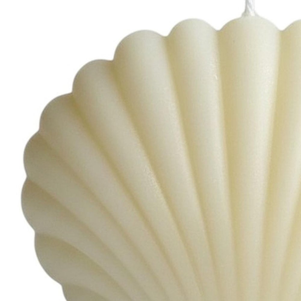 4" Ivory Black Ice Scented Dimensional Seashell Candle