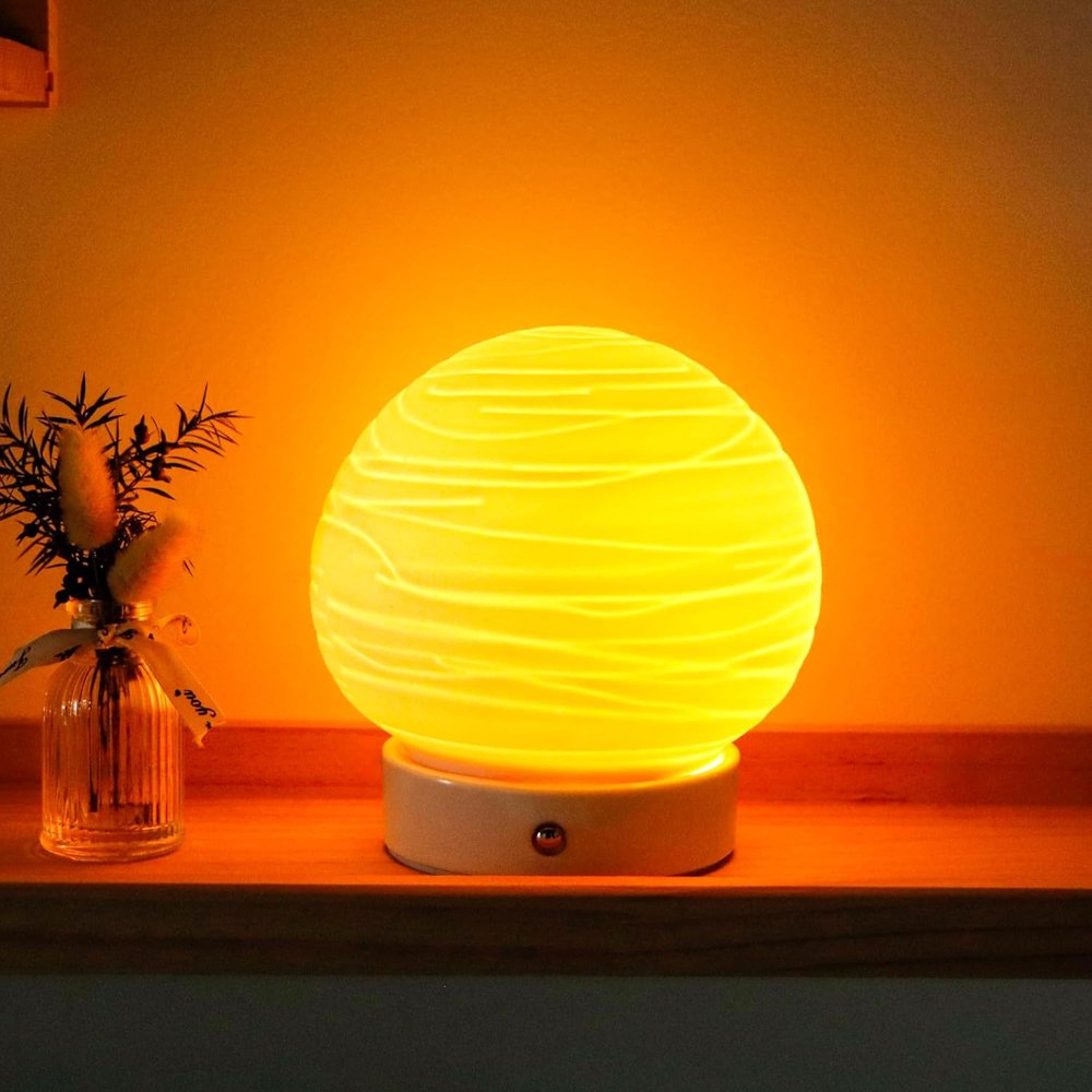 7" White Globe Desk Lamp With Globe Shade