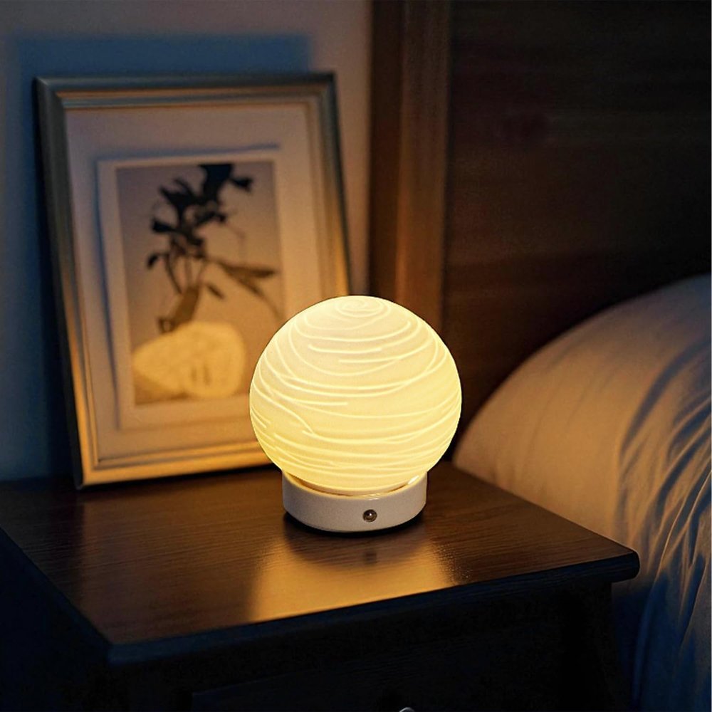 7" White Globe Desk Lamp With Globe Shade