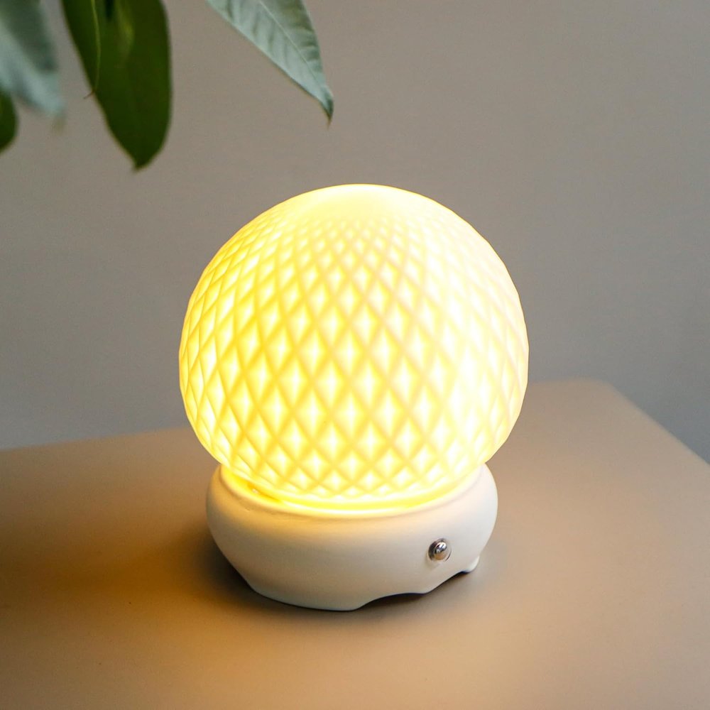 6" White Globe Desk Lamp With Globe Shade
