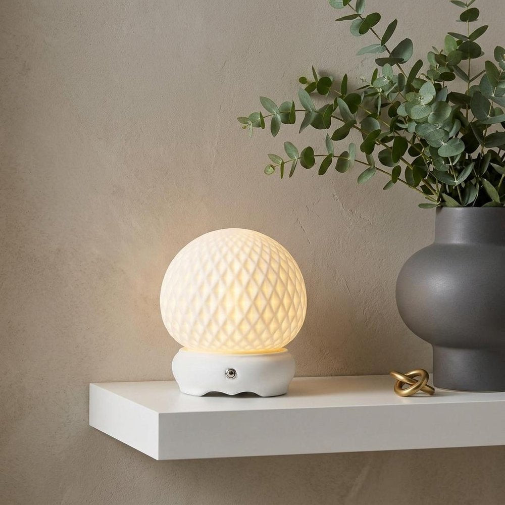 6" White Globe Desk Lamp With Globe Shade