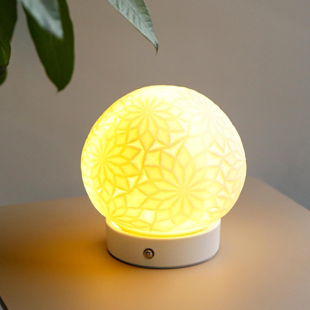 7" White Globe Desk Lamp With Globe Shade